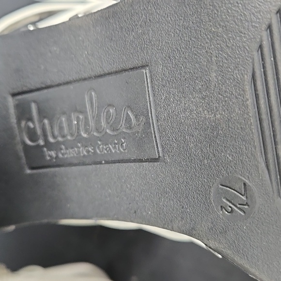 Charles David Diesel Heel Booties Studded 7.5 - Picture 8 of 13